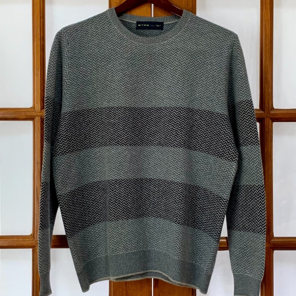 EUC ETRO Mens Crew Neck Luxury Sweater Grey Navy Chevrons Stripes XL